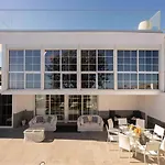 Refurbished Seafront Apartment