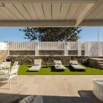 Refurbished Seafront Apartment